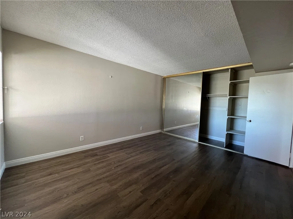 1390 Vegas Valley, Las Vegas, NV 89169