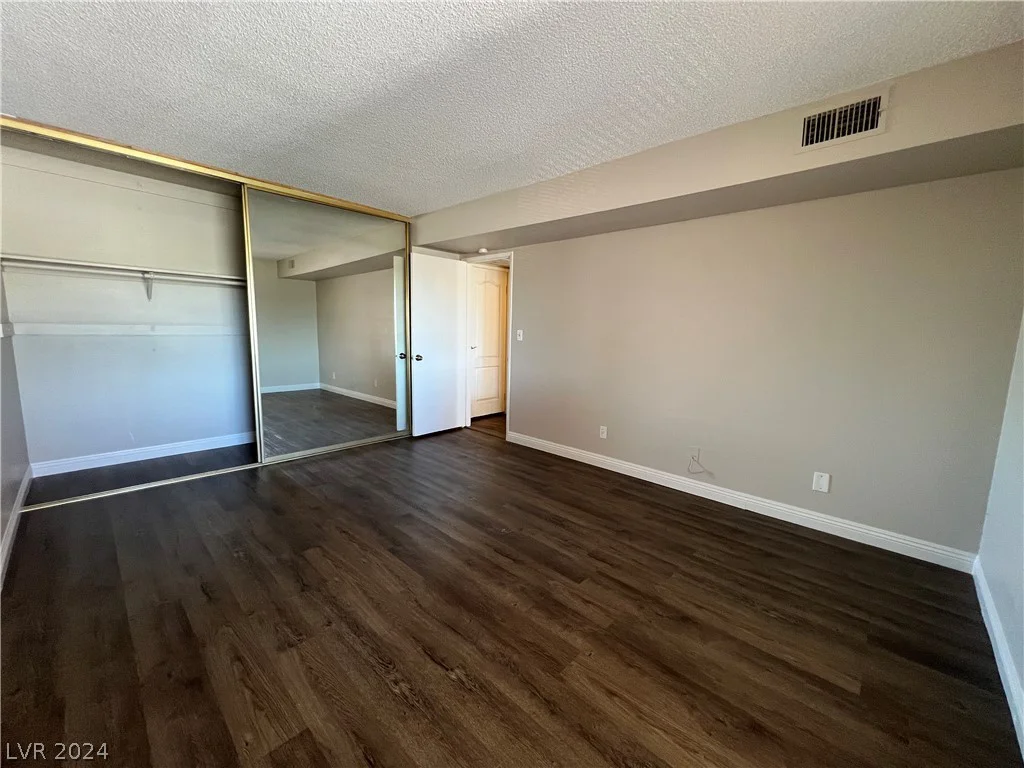 1390 Vegas Valley, Las Vegas, NV 89169