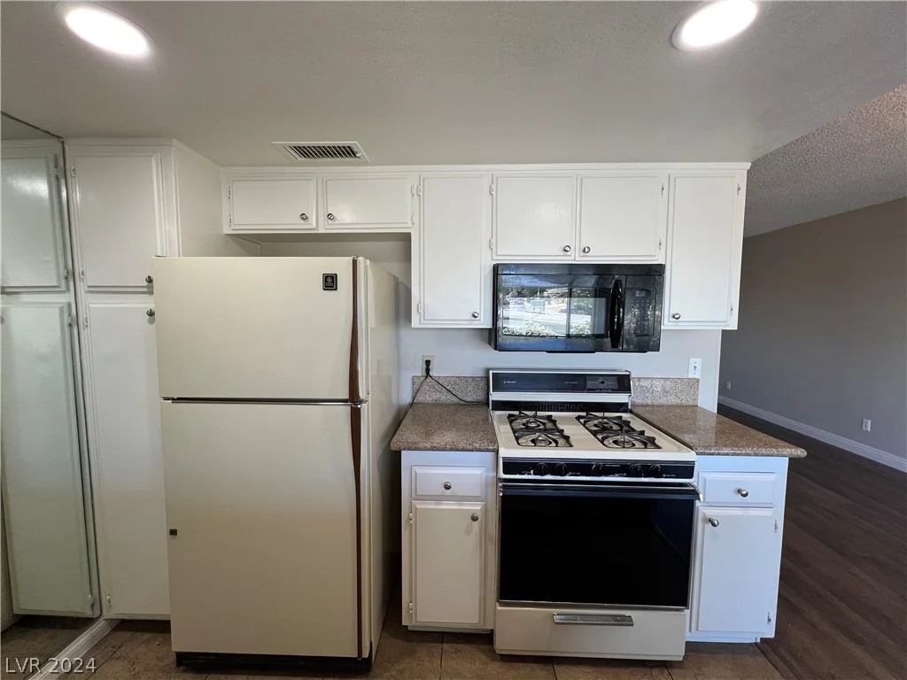 1390 Vegas Valley, Las Vegas, NV 89169