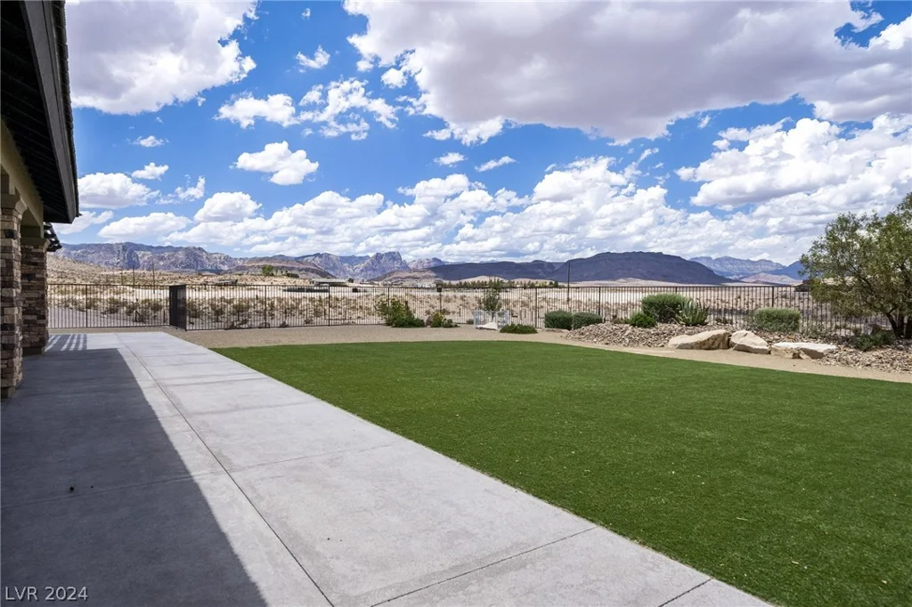 11320 Torino, Las Vegas, NV 89161