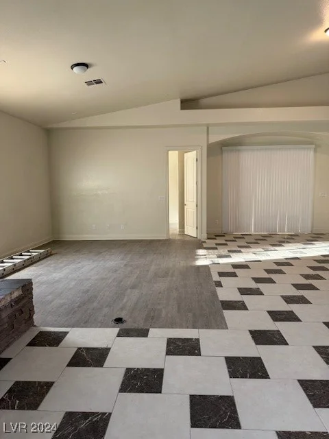 2085 Saratoga, Las Vegas, NV 89146