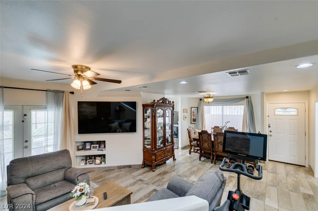 8457 Birthstone, Las Vegas, NV 89147