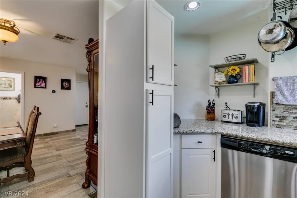 8457 Birthstone, Las Vegas, NV 89147