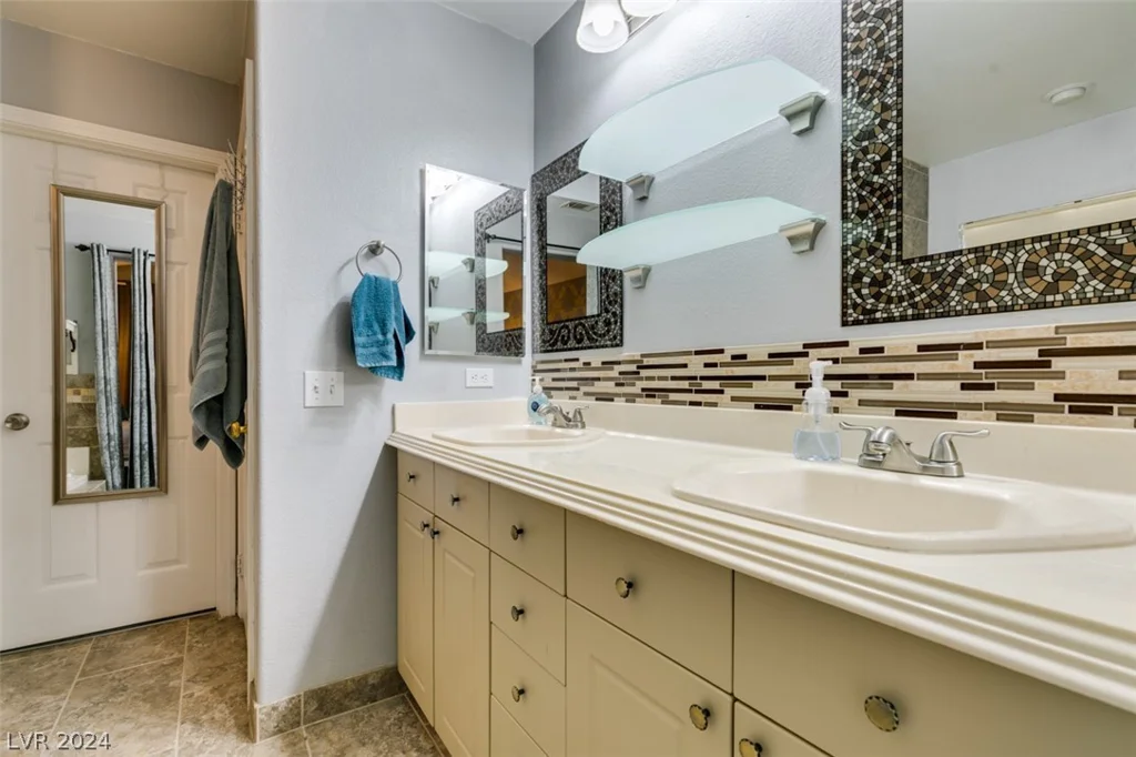 8457 Birthstone, Las Vegas, NV 89147