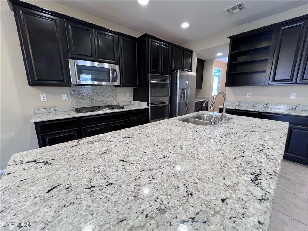 7421 Old Compton, Las Vegas, NV 89166