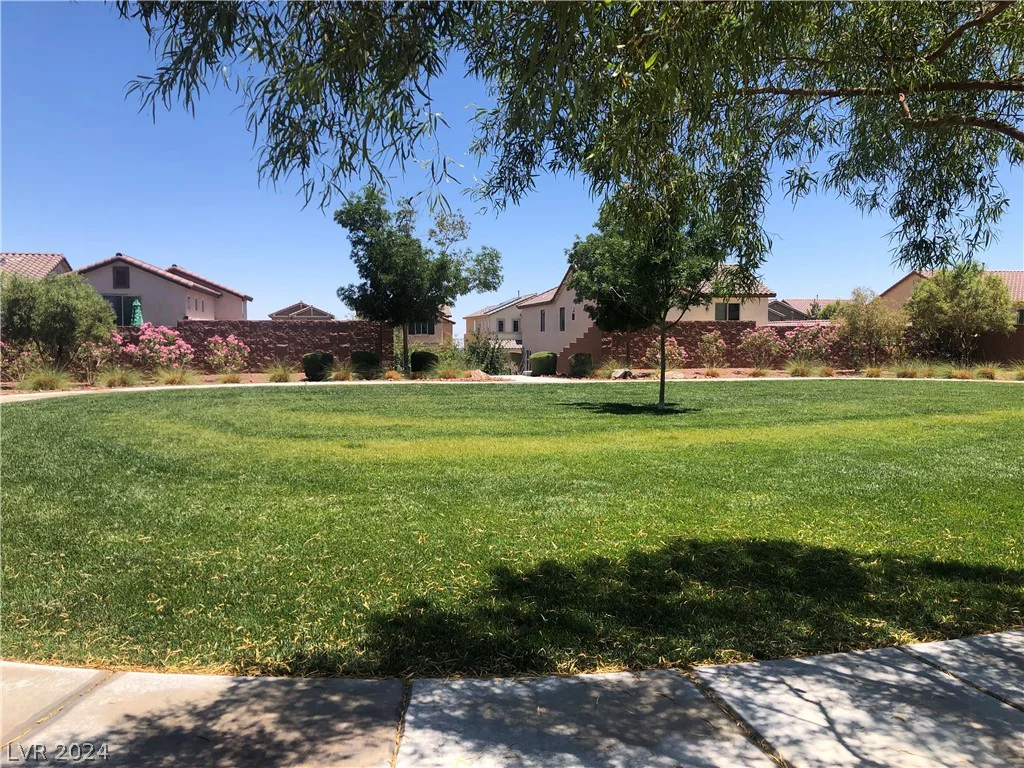 7421 Old Compton, Las Vegas, NV 89166