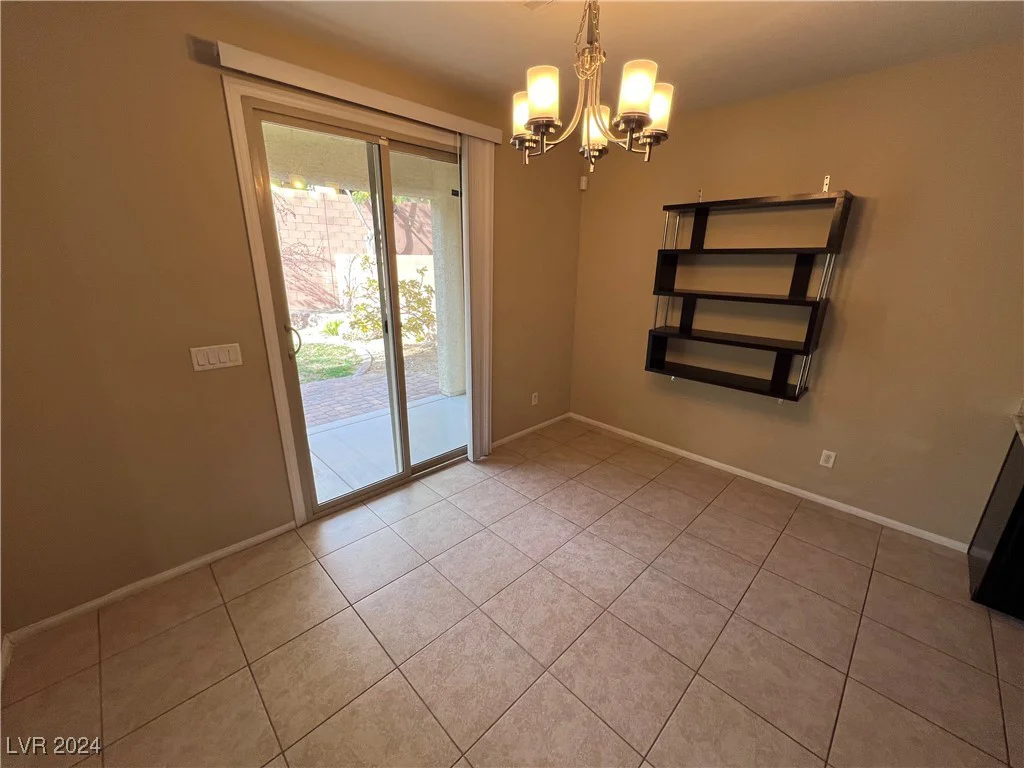 7421 Old Compton, Las Vegas, NV 89166