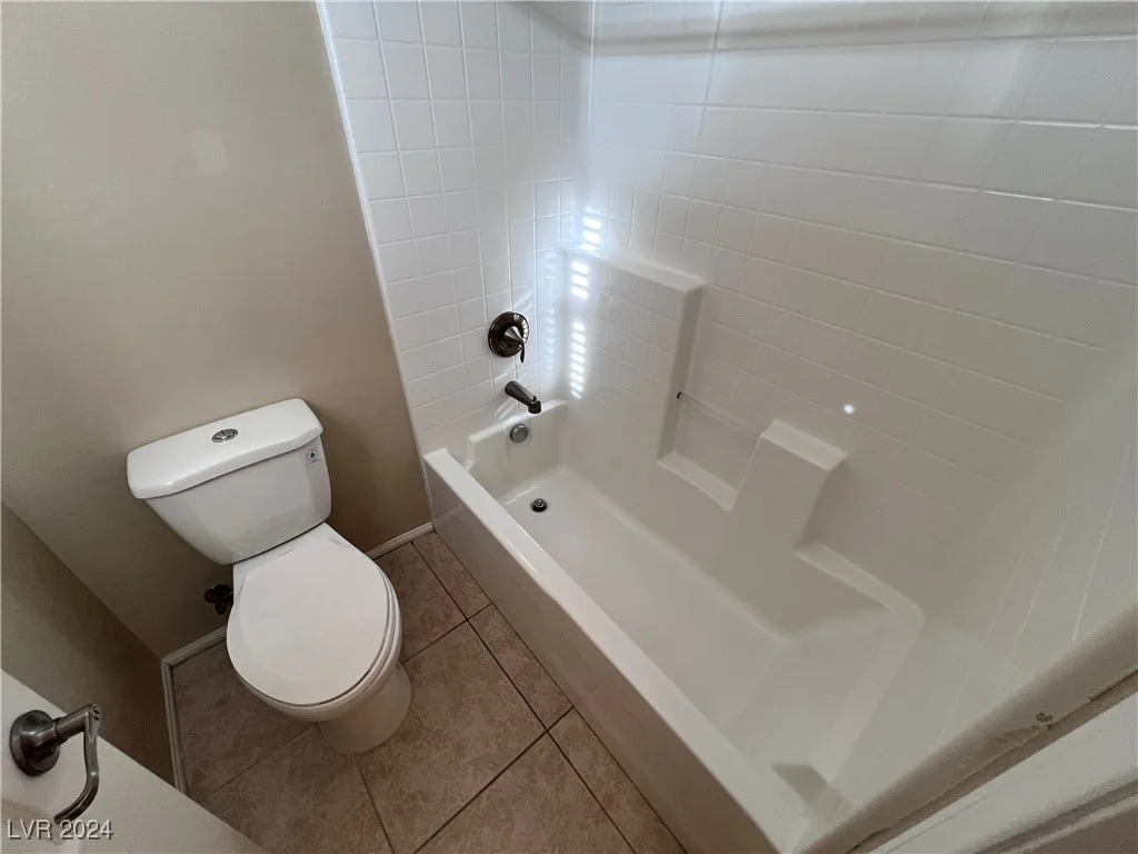 7421 Old Compton, Las Vegas, NV 89166