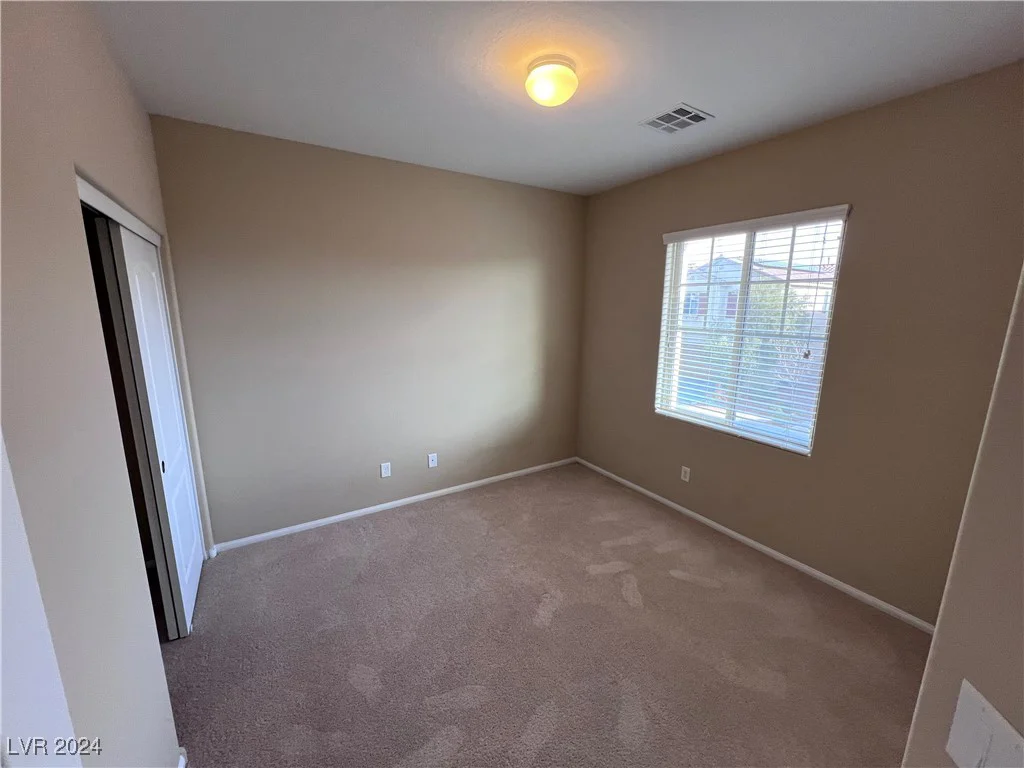7421 Old Compton, Las Vegas, NV 89166