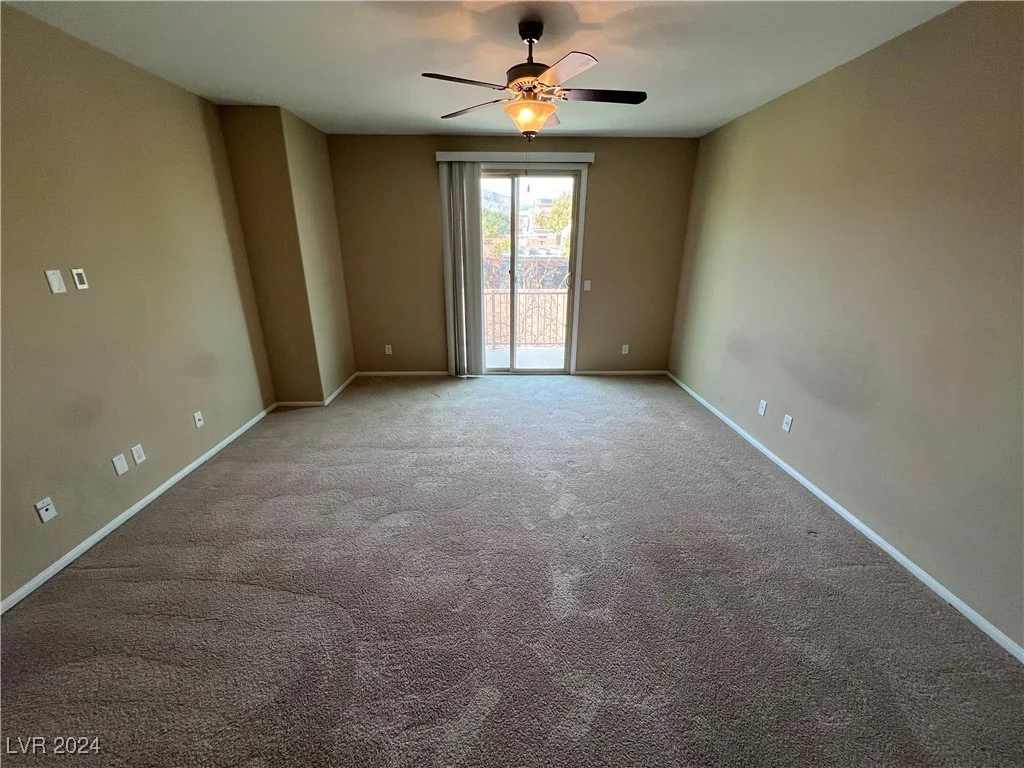 7421 Old Compton, Las Vegas, NV 89166