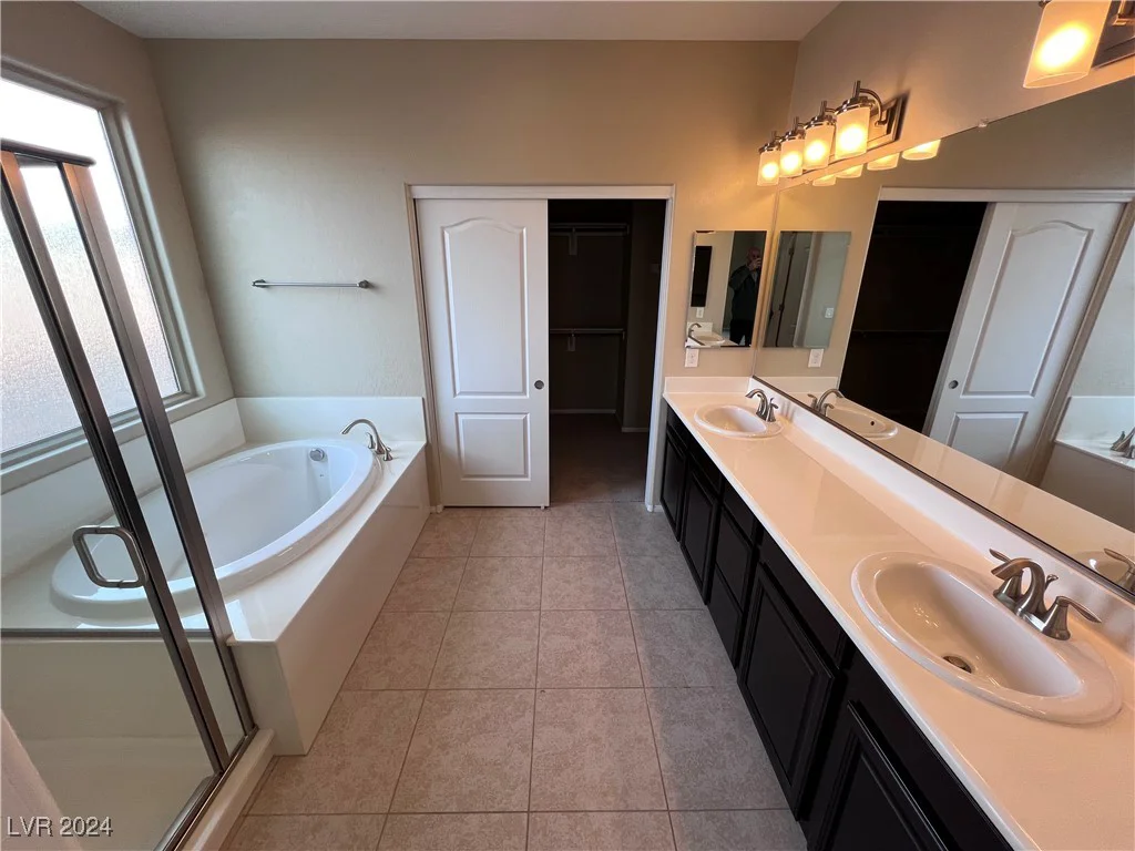 7421 Old Compton, Las Vegas, NV 89166