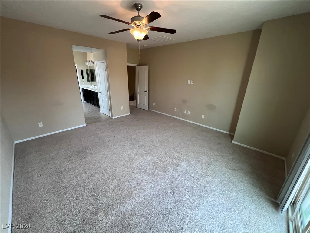 7421 Old Compton, Las Vegas, NV 89166