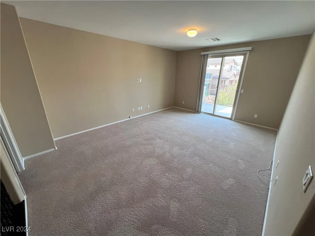 7421 Old Compton, Las Vegas, NV 89166