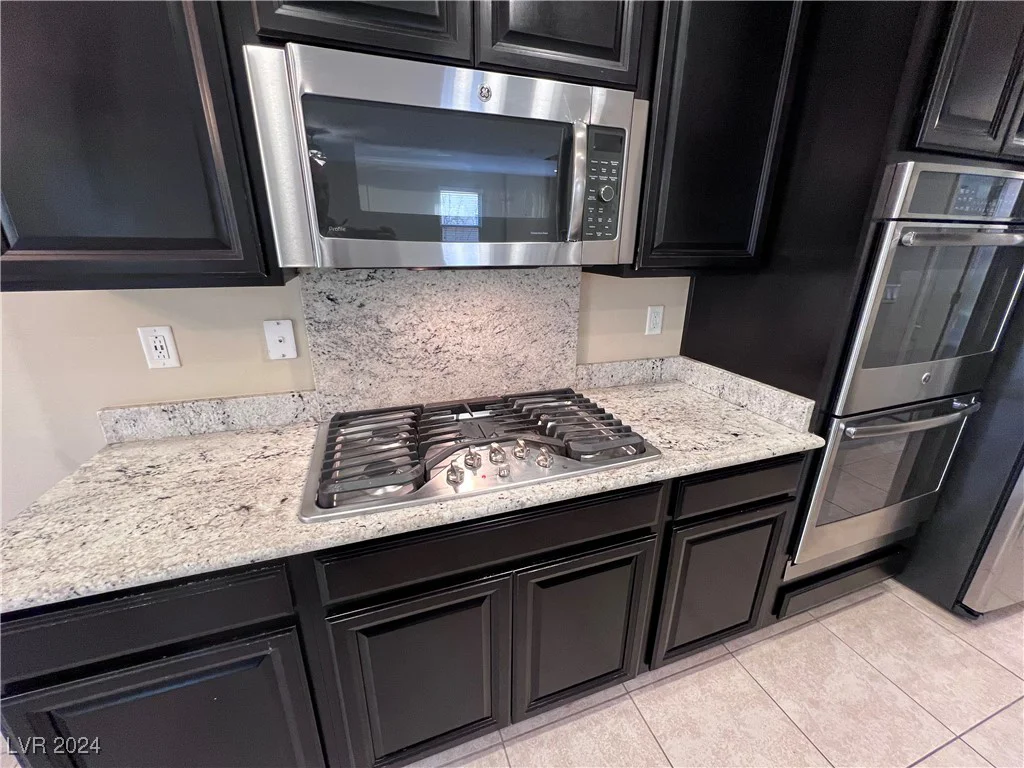 7421 Old Compton, Las Vegas, NV 89166