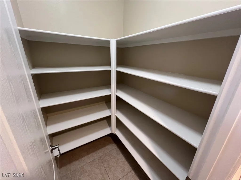 7421 Old Compton, Las Vegas, NV 89166