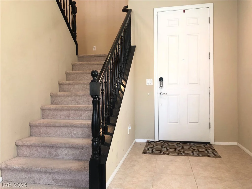 7421 Old Compton, Las Vegas, NV 89166