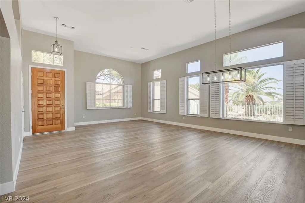 9201 Cactus Wood, Las Vegas, NV 89134