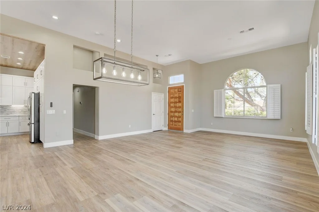 9201 Cactus Wood, Las Vegas, NV 89134