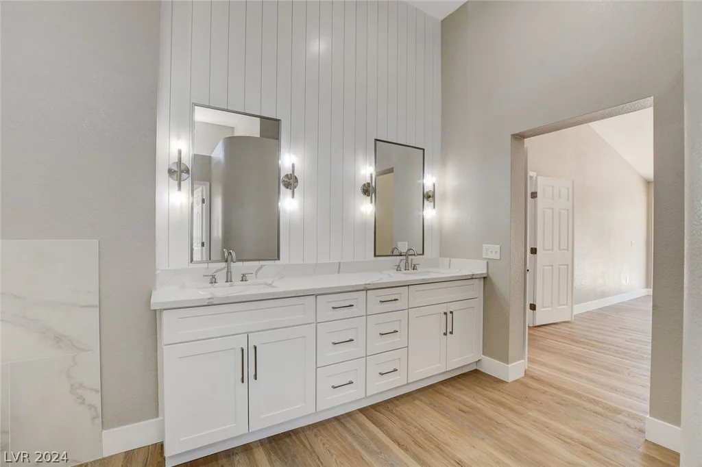 9201 Cactus Wood, Las Vegas, NV 89134