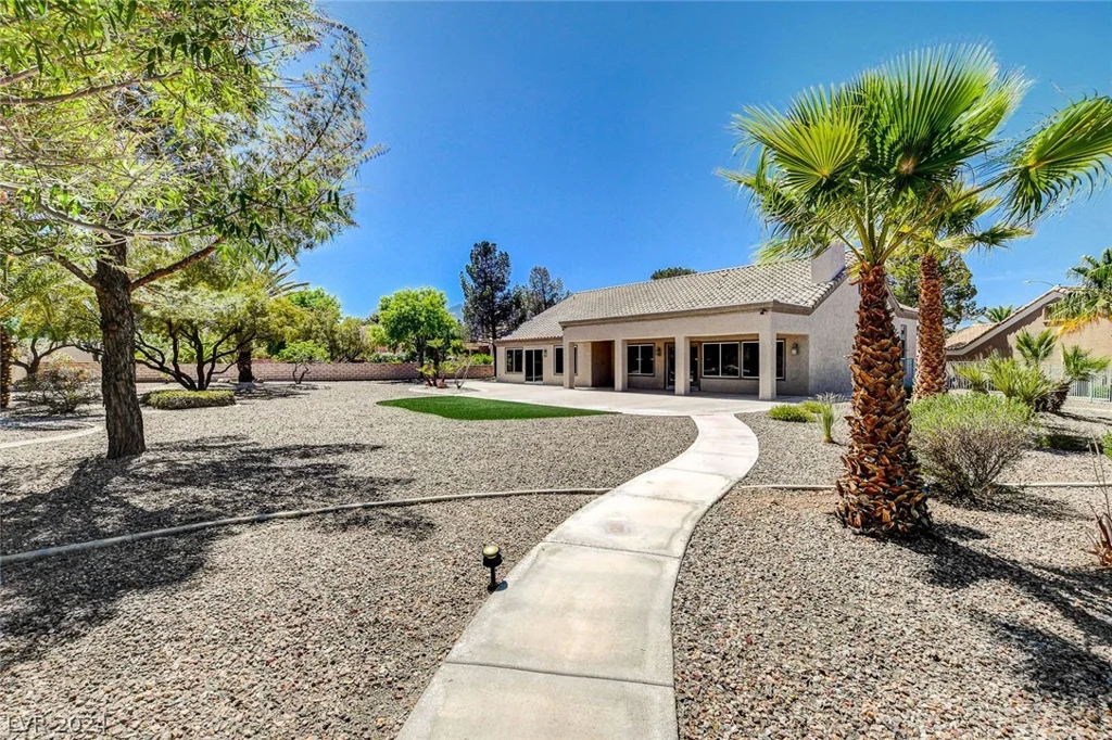 9201 Cactus Wood, Las Vegas, NV 89134