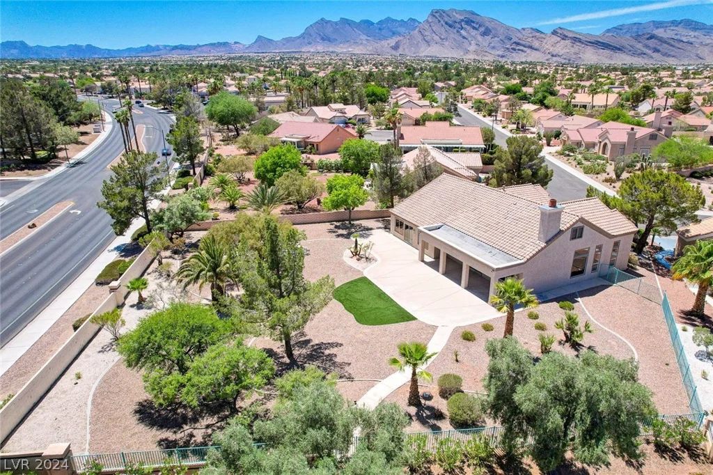 9201 Cactus Wood, Las Vegas, NV 89134
