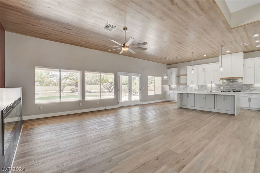 9201 Cactus Wood, Las Vegas, NV 89134