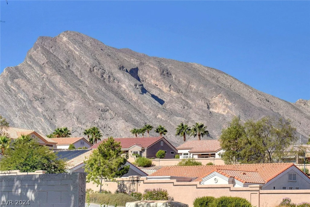 9201 Cactus Wood, Las Vegas, NV 89134