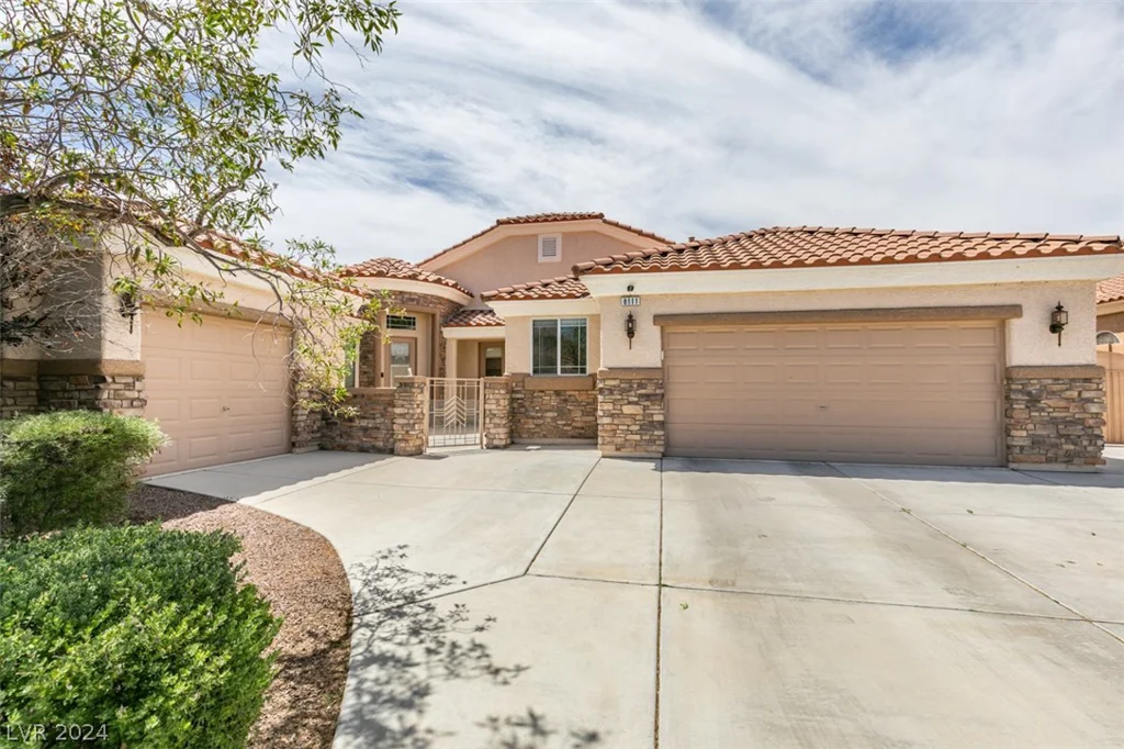 8111 Southern Comfort, Las Vegas, NV 89131