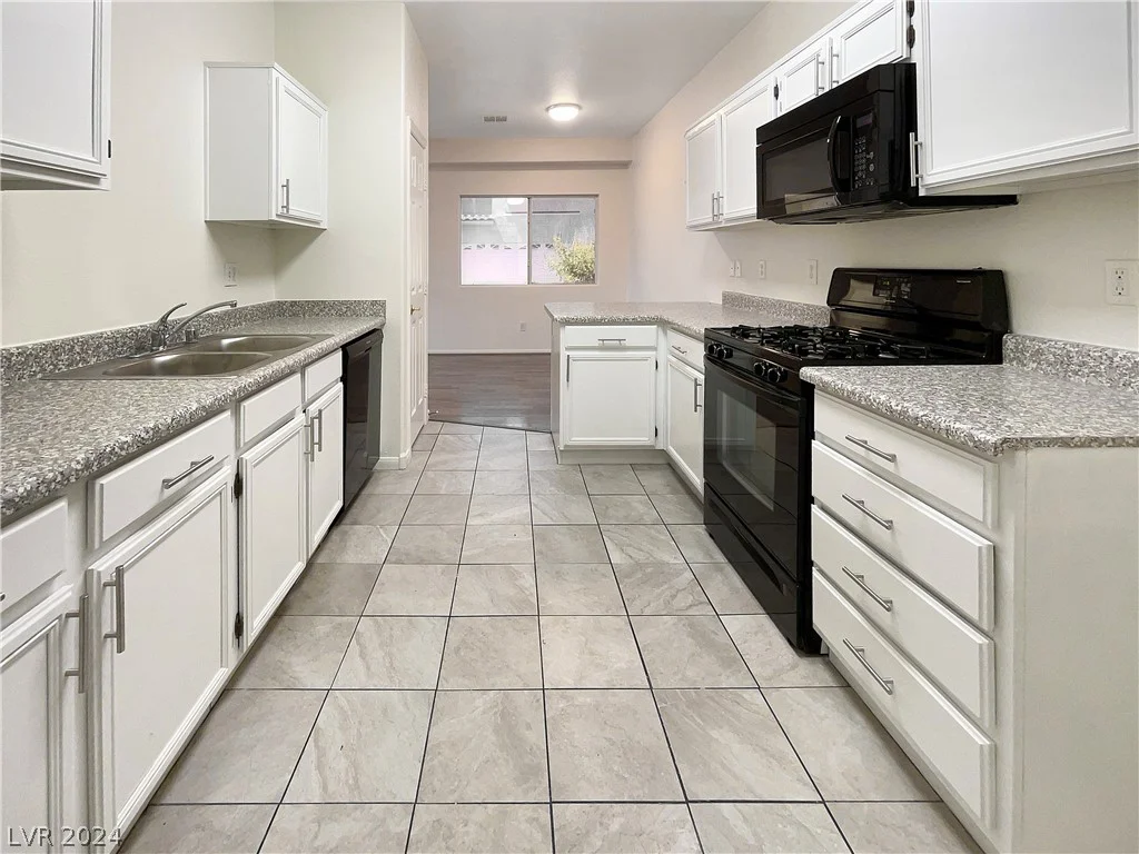 85 Brown Swallow, Henderson, NV 89012