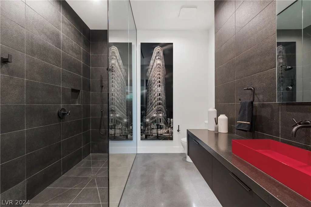 6876 MILOS, Las Vegas, NV 89118