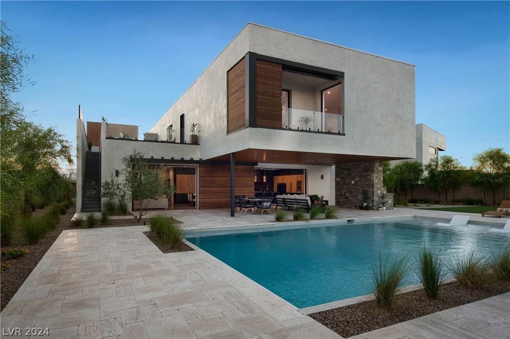 6876 MILOS, Las Vegas, NV 89118