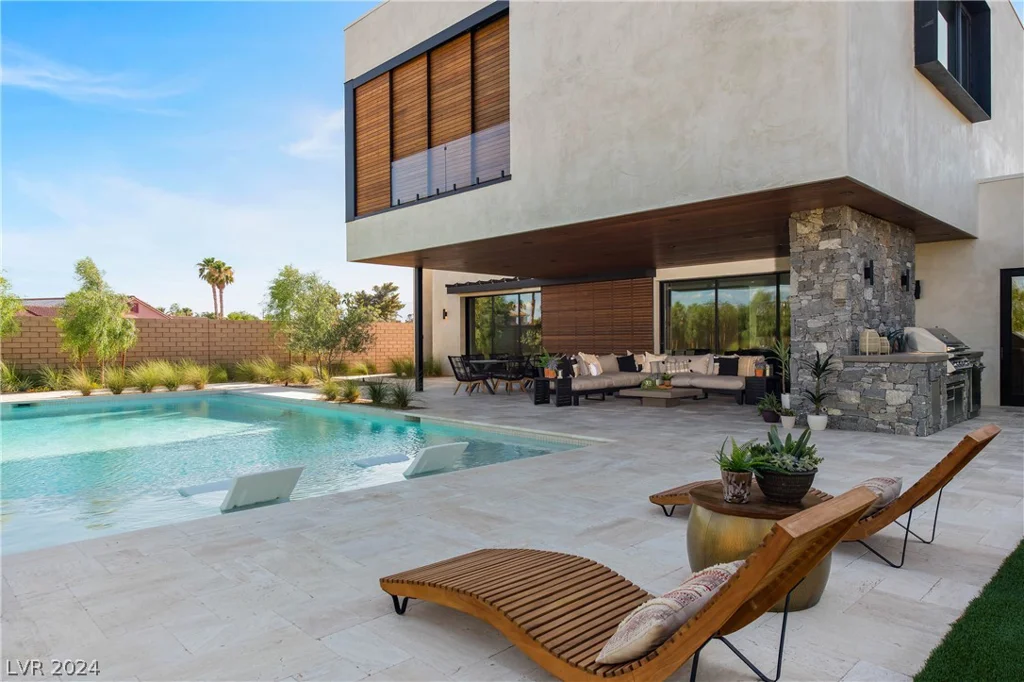 6876 MILOS, Las Vegas, NV 89118