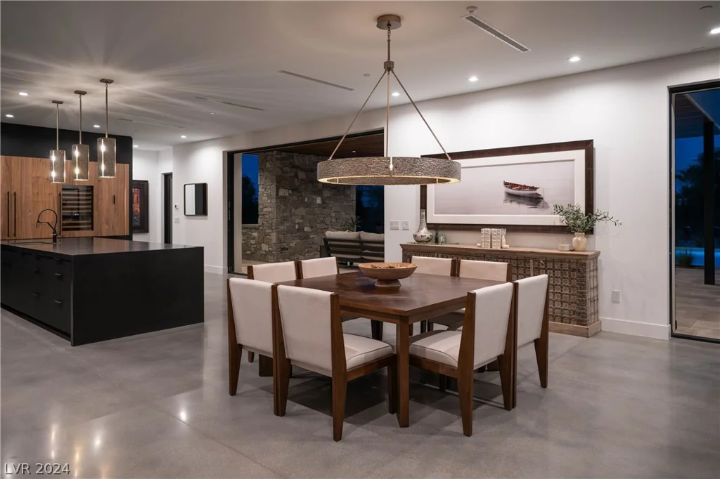 6876 MILOS, Las Vegas, NV 89118