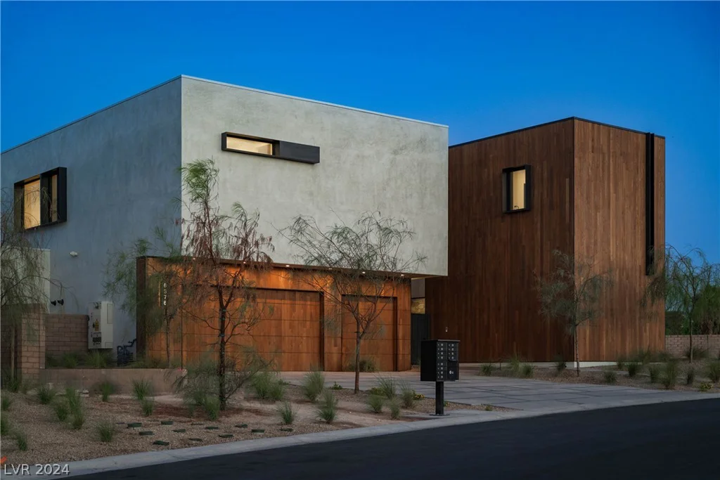 6876 MILOS, Las Vegas, NV 89118