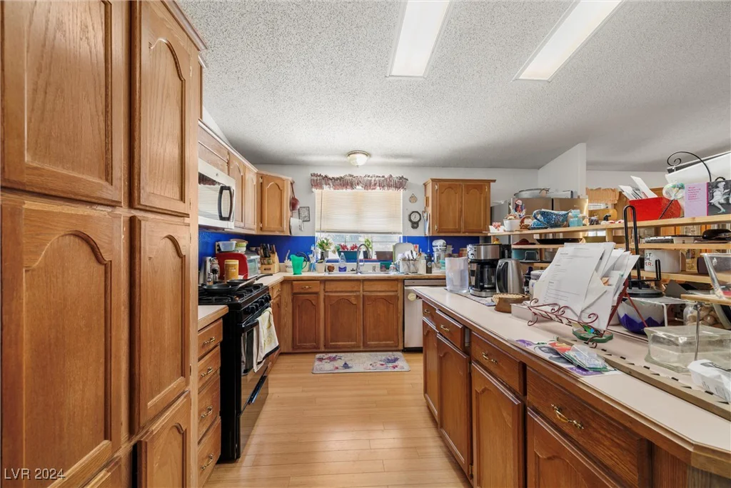 1140 Vondell, Pahrump, NV 89048