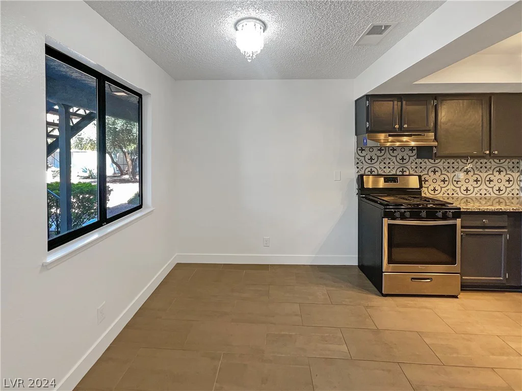 5195 Caliente, Las Vegas, NV 89119