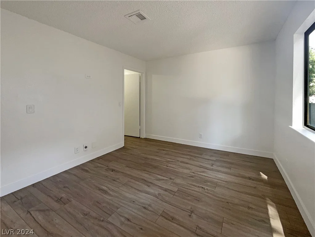 5195 Caliente, Las Vegas, NV 89119