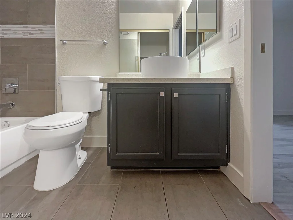 5195 Caliente, Las Vegas, NV 89119