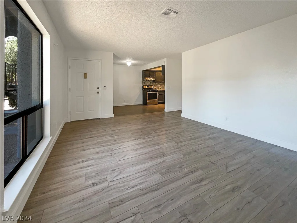 5195 Caliente, Las Vegas, NV 89119