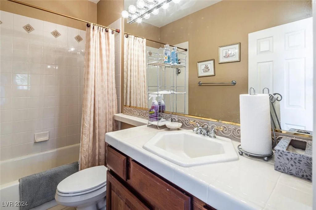 301 Royal Ascot, Las Vegas, NV 89144