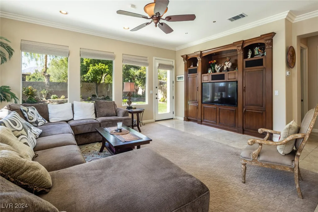 301 Royal Ascot, Las Vegas, NV 89144