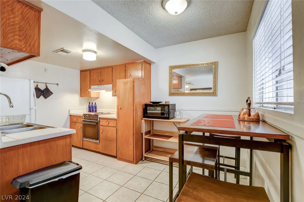 3841 Daisy, Las Vegas, NV 89119