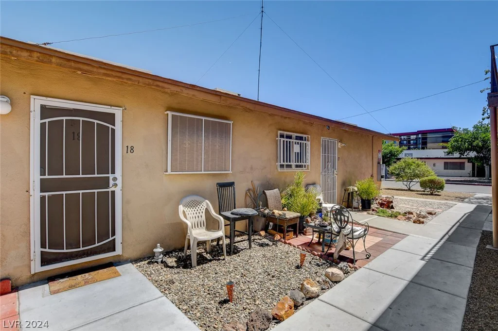 3841 Daisy, Las Vegas, NV 89119