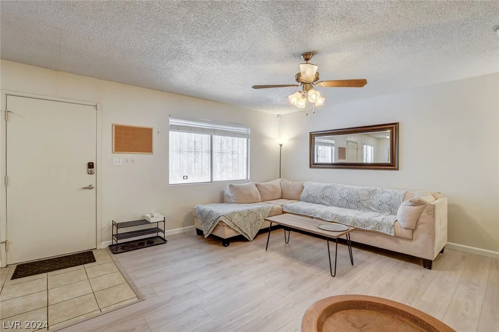 3841 Daisy, Las Vegas, NV 89119