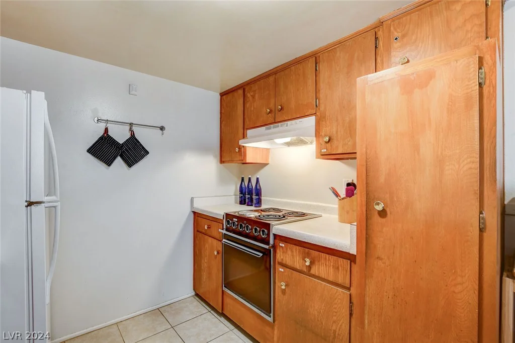 3841 Daisy, Las Vegas, NV 89119
