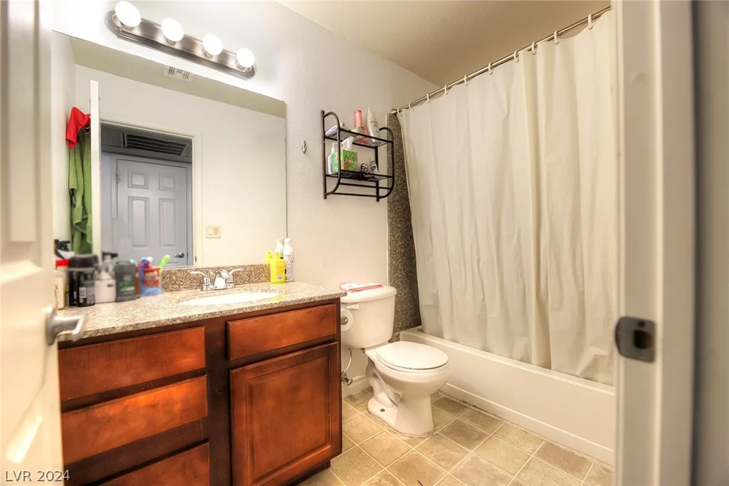 2451 Rainbow, Las Vegas, NV 89108