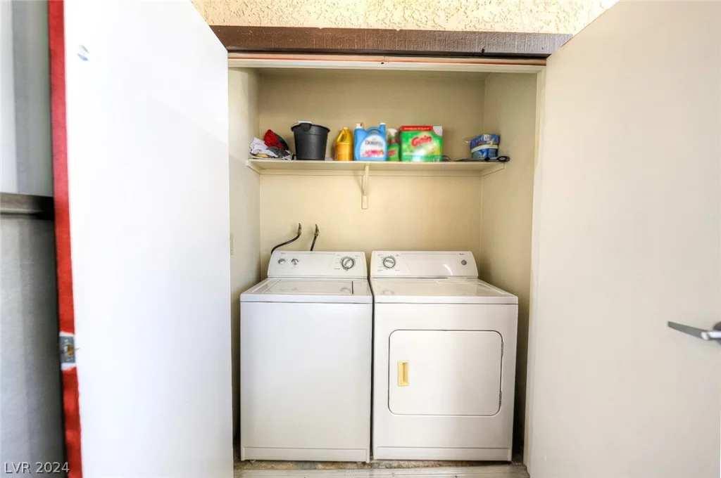 2451 Rainbow, Las Vegas, NV 89108