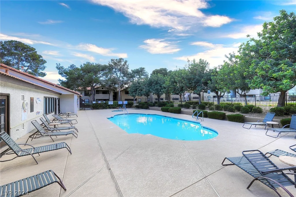 2451 Rainbow, Las Vegas, NV 89108