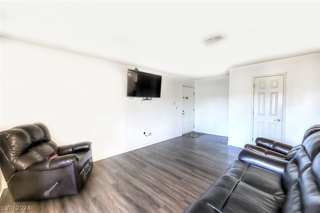 2451 Rainbow, Las Vegas, NV 89108