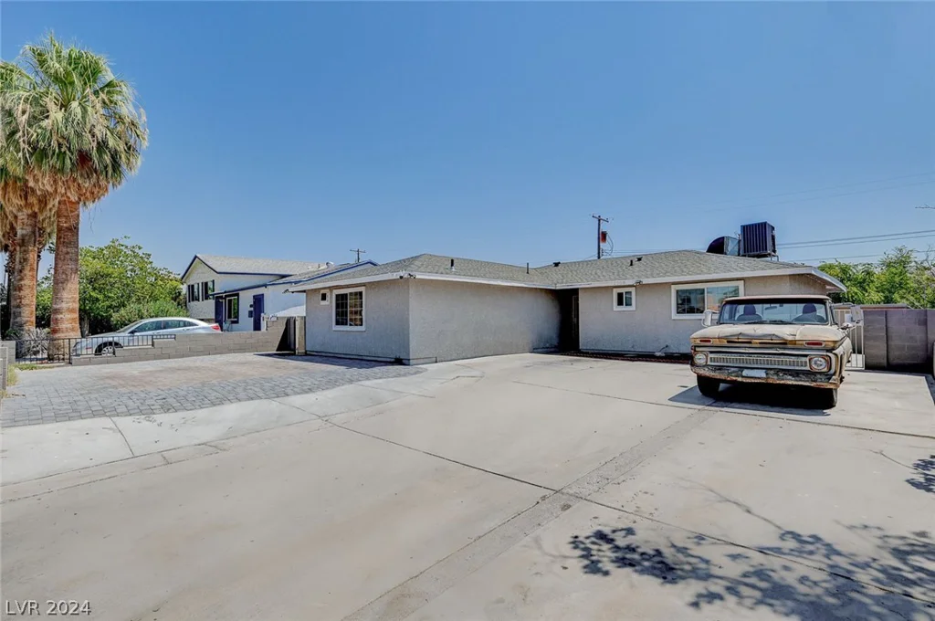 2708 Royal, North Las Vegas, NV 89030